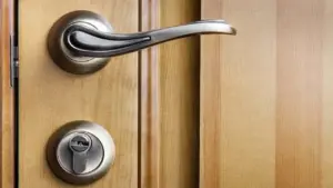 9 điều tuyệt đối tránh khi đến nhà người khác
