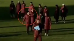 Báo Trung Quốc 'sốc' vì hành động của trợ lý U.16: Hành hung, lăng mạ học trò