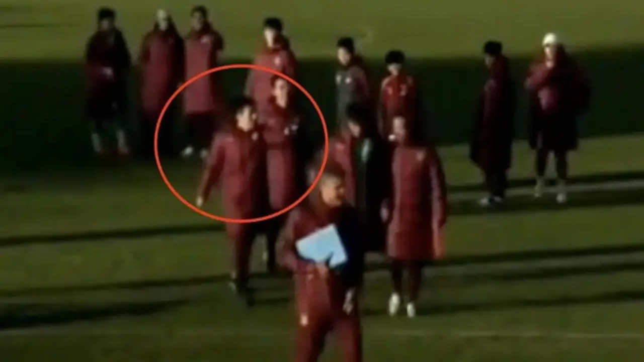 Báo Trung Quốc 'sốc' vì hành động của trợ lý U.16: Hành hung, lăng mạ học trò