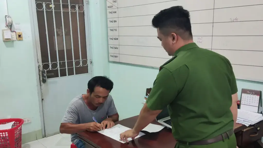 Bắt thanh niên say rượu chạy vỏ lãi tông chết người lái đò trên sông Tiền