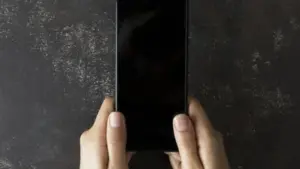 Cách 'hồi sinh' smartphone Android bật không lên nguồn