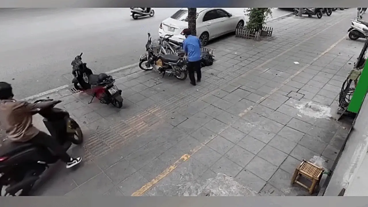 Cảnh lấy nhầm xe máy '100 năm mới gặp 1 lần'