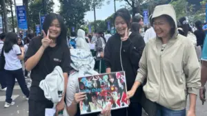 Cặp song sinh bí mật làm một chuyện sau kỳ thi, khiến cả điểm thi ngoái nhìn