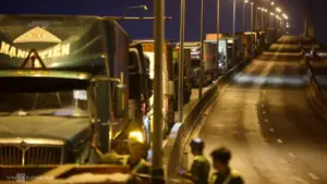 Cầu Phú Mỹ ùn tắc hơn 4 tiếng sau tai nạn liên hoàn