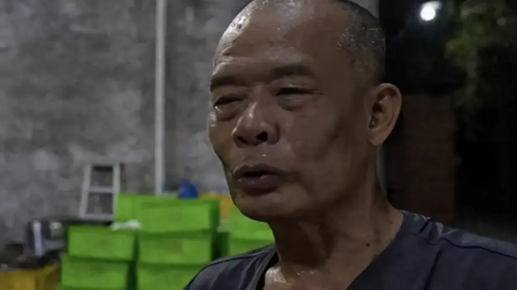 Chủ quán lẩu tự chê đồ ăn dở để 'đuổi' khách