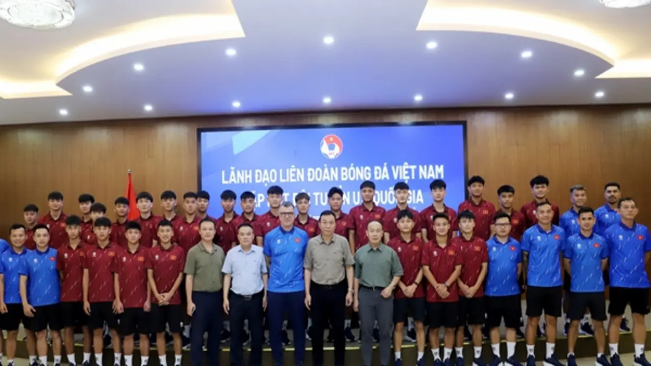 Chủ tịch VFF Trần Quốc Tuấn nhắc nhở rất hay những điều U.17 Việt Nam cần tránh ở Indonesia