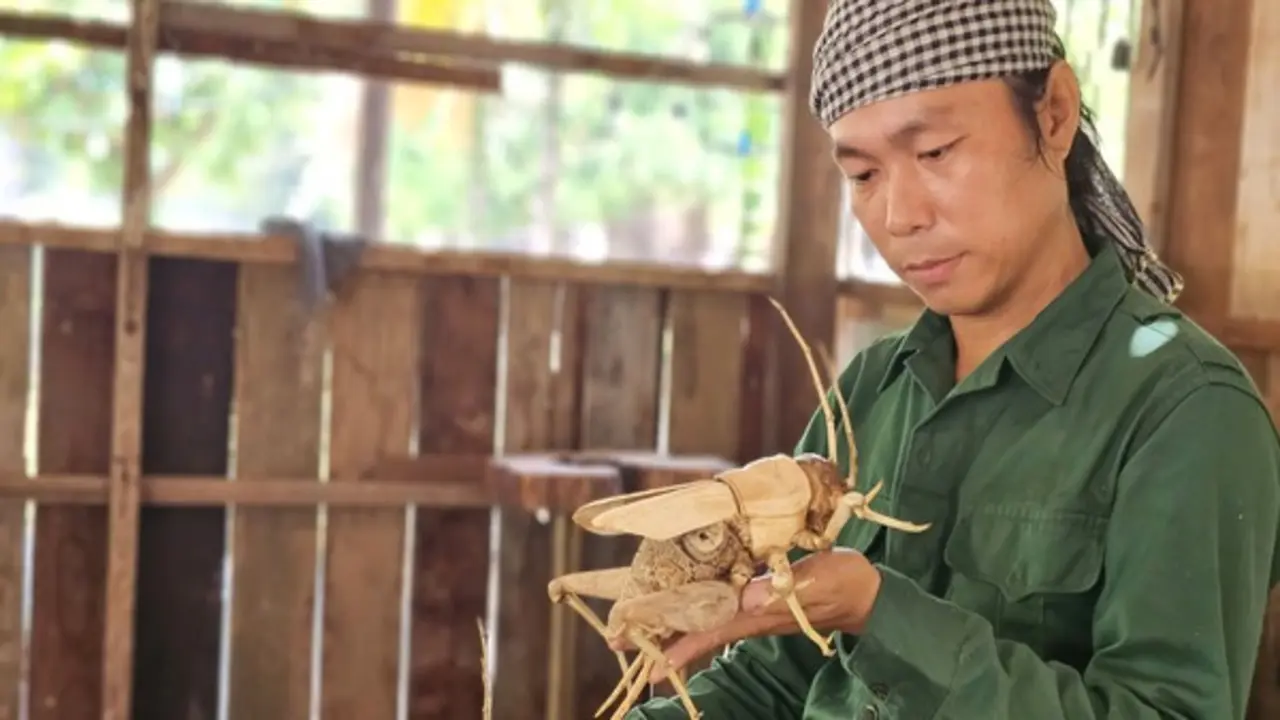 Chuyện chàng trai 8X 'thổi hồn' vào tre gai, tạo mô hình độc bản ở Tây Ninh