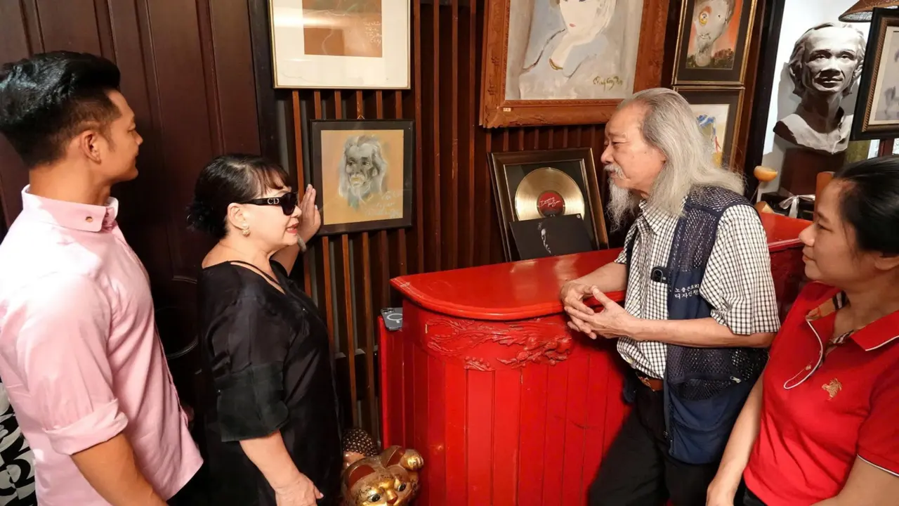 Con nhạc sĩ Văn Cao nói về danh tính 'một người' trong bài Nhớ mùa thu Hà Nội của Trịnh Công Sơn