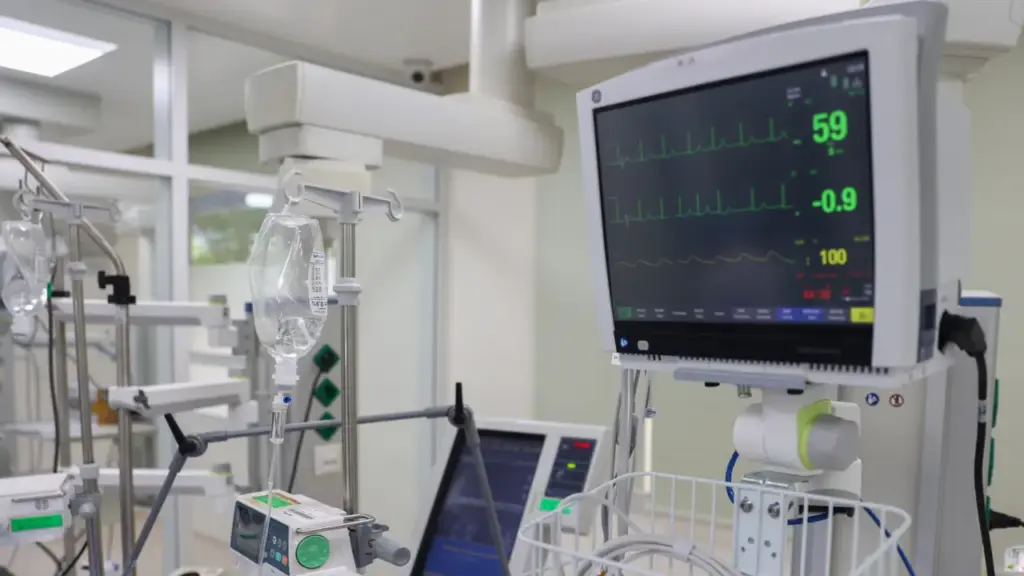 Cứu sống vợ chồng suy đa tạng trong vụ cháy nhà trọ 4 tầng