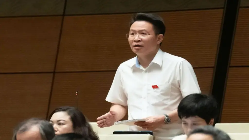 Đại biểu Quốc hội đề xuất bỏ quy định bắt buộc công chứng giao dịch bất động sản