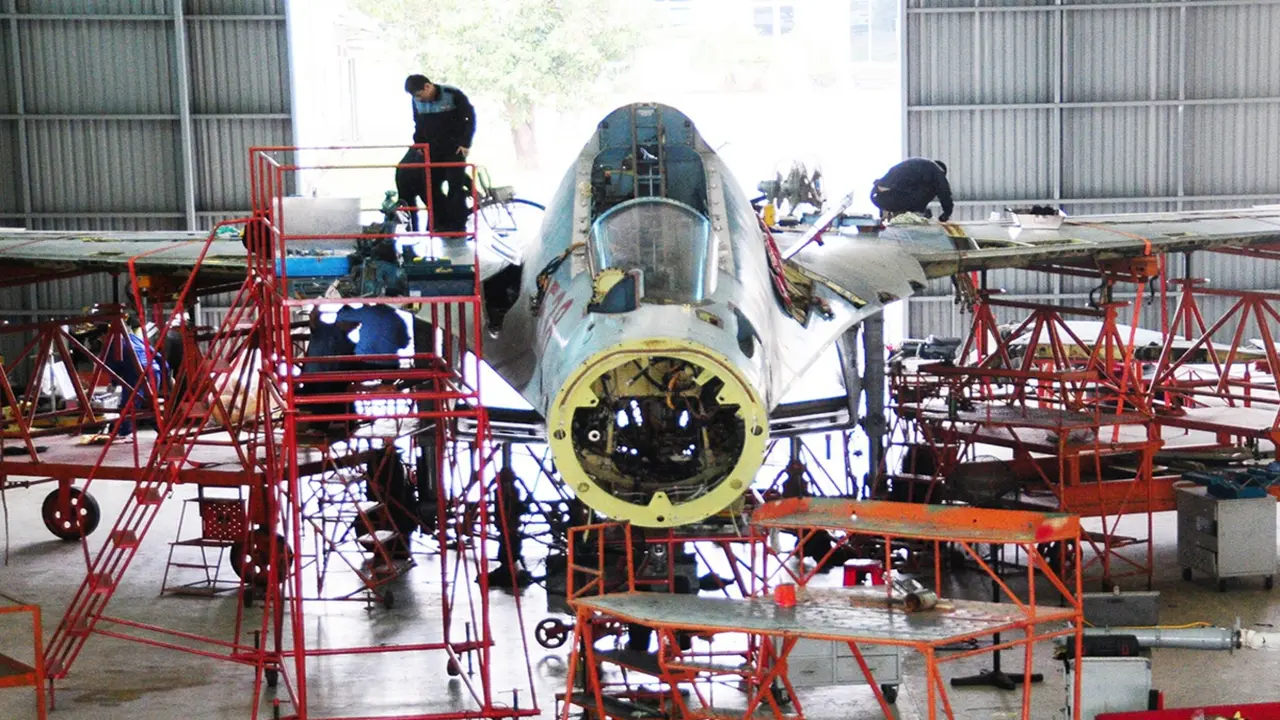 Đang học thạc sĩ, chưa nhập ngũ, có dự tuyển viên chức quốc phòng?