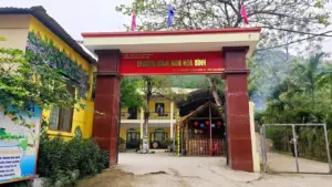 Đình chỉ hiệu trưởng vì thịt bán trú nhiễm tả lợn, khuẩn Ecoli