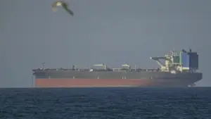 Đình hoãn đàm phán, Hormuz vẫn tê liệt