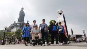 Đưa cha mẹ đi đó đi đây khi còn có thể