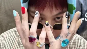 G-Dragon làm rơi chiếc nhẫn 211 tỉ đồng trên sân khấu Coachella 2026?