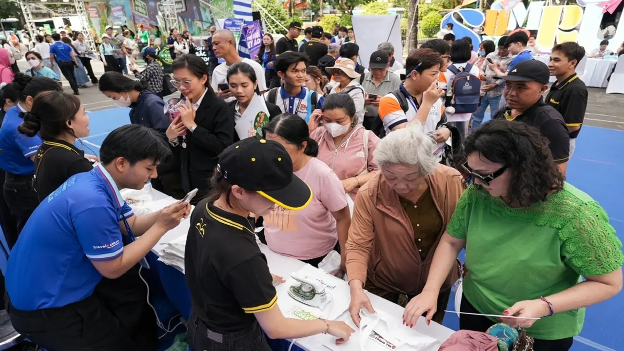 Giá vé máy bay tăng du khách chuyển sang 'kế hoạch B'