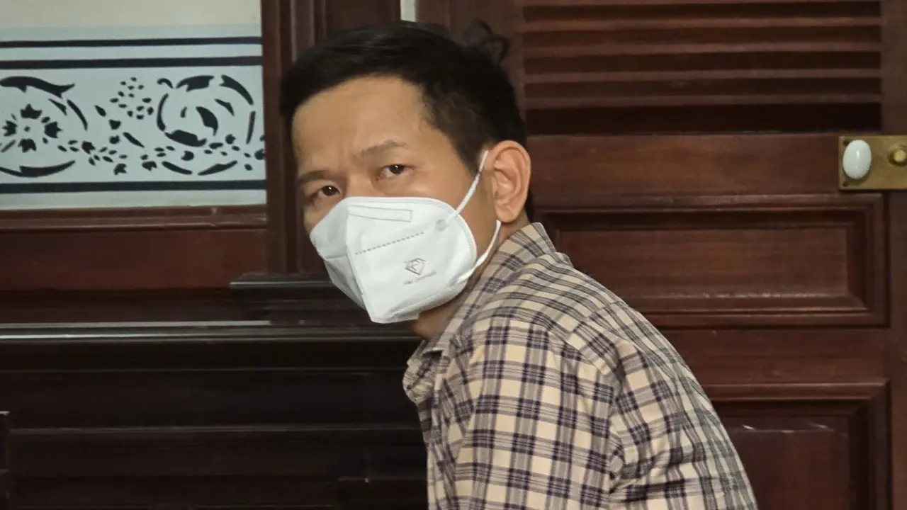 Gửi công văn xác minh của công an cho đối tượng đang bị điều tra, cựu giám đốc ngân hàng lãnh 2 năm