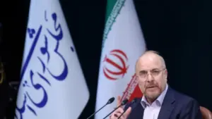 Iran dọa tung 'quân bài mới' khi ngừng bắn với Mỹ sắp kết thúc