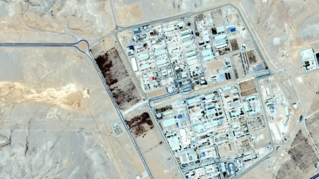 Iran dựng chướng ngại để ngăn bộ binh xâm nhập cơ sở hạt nhân?