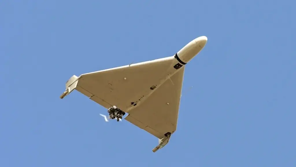 Iran tuyên bố phóng UAV tập kích tàu chiến Mỹ