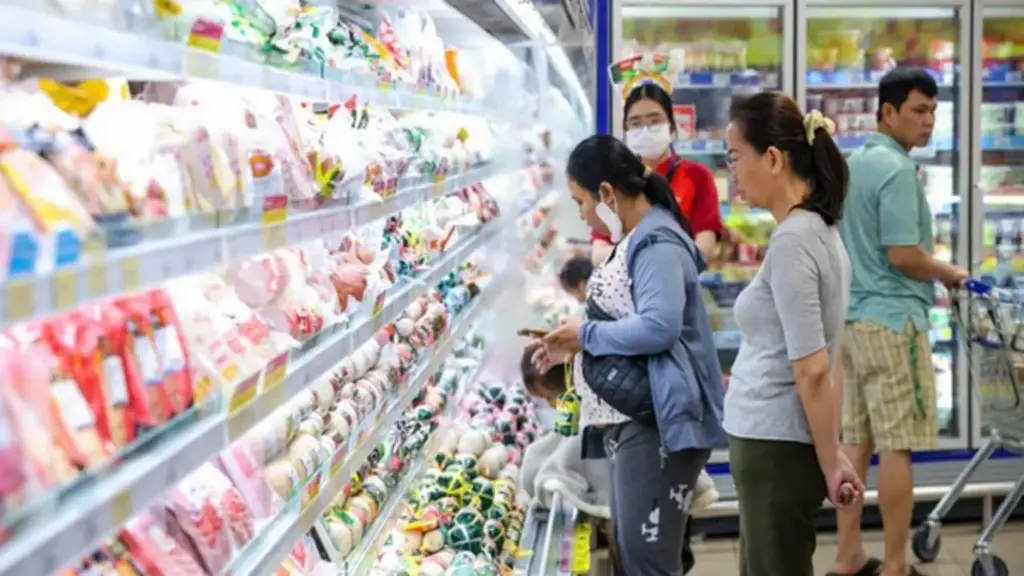 Kinh tế Việt Nam kiên cường vượt bão tố