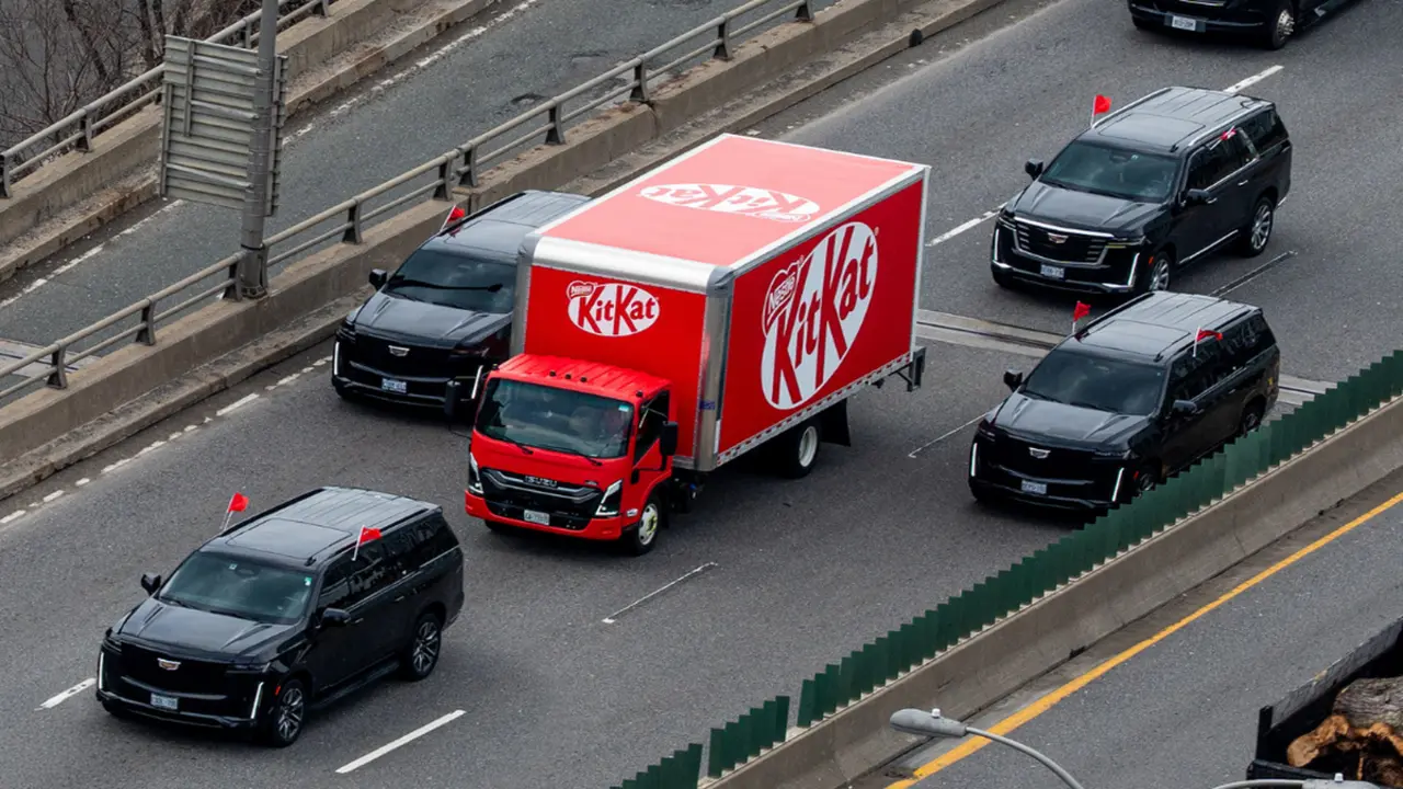 KitKat 'biến nguy thành cơ', điều đoàn xe SUV hộ tống sô cô la sau vụ 12 tấn kẹo bị cướp