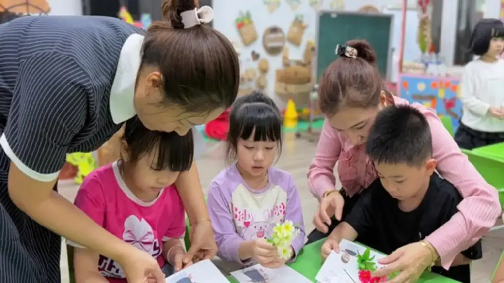 Lao động đổ về đô thị, nhà trẻ quá tải: Lời giải nào cho chất lượng mầm non?