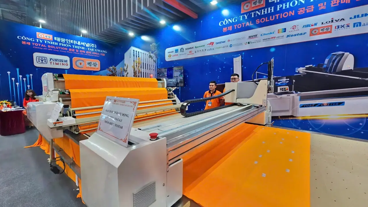 Loạt thương hiệu dệt may quốc tế đổ bộ TP.HCM, phô diễn công nghệ sản xuất mới nhất