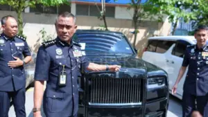 Malaysia bắt cảnh sát chuyên cướp người nước ngoài giàu có