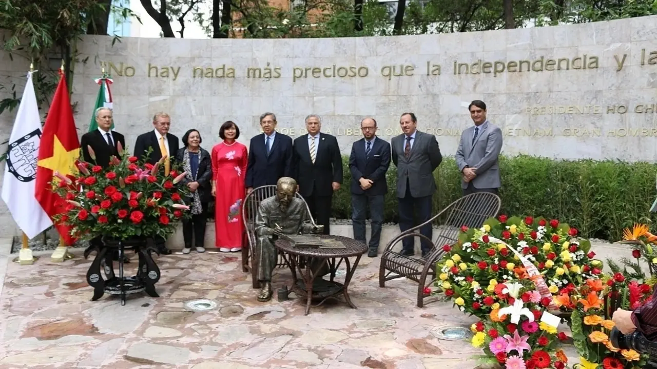 Mexico tôn tạo tượng Chủ tịch Hồ Chí Minh ở thủ đô