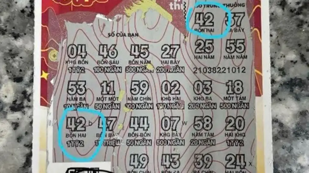 Mua vé số cào trong chuyến du lịch Đà Lạt, cặp đôi trúng độc đắc 1,2 tỉ