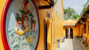 Ngôi chùa gần 500 năm tuổi ở Vĩnh Long, đẹp như 'bảo tàng mỹ thuật'