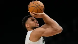 Ngôi sao NBA và chuyện khởi nghiệp từ tiền gửi ở 50 ngân hàng