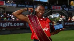 Ngôi sao tốc độ Mỹ lập kỳ tích dù xuất phát cuối