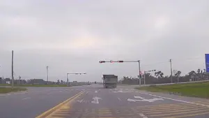 Người dân cung cấp clip xe tải vượt đèn đỏ, tài xế bị phạt 19 triệu đồng