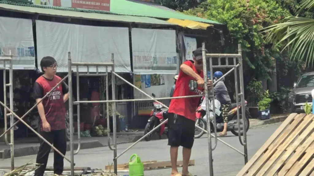 Người dân rào đường vào khu dân cư Phúc Long ở Tây Ninh