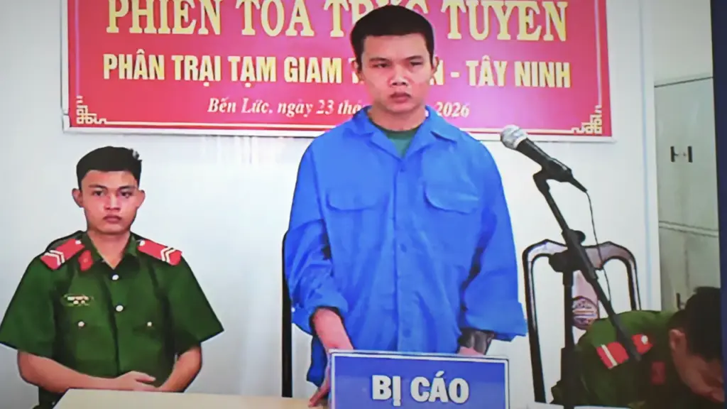 Người lái xe bán tải tông CSGT bị phạt hơn một năm tù