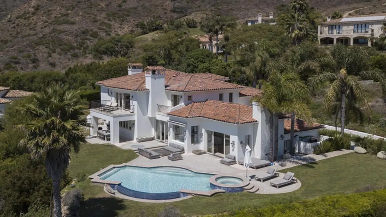 Những biệt thự triệu USD của Miley Cyrus