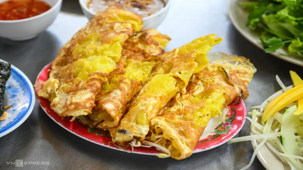 Quán bánh xèo hơn 30 năm không đóng cửa ở Đà Nẵng