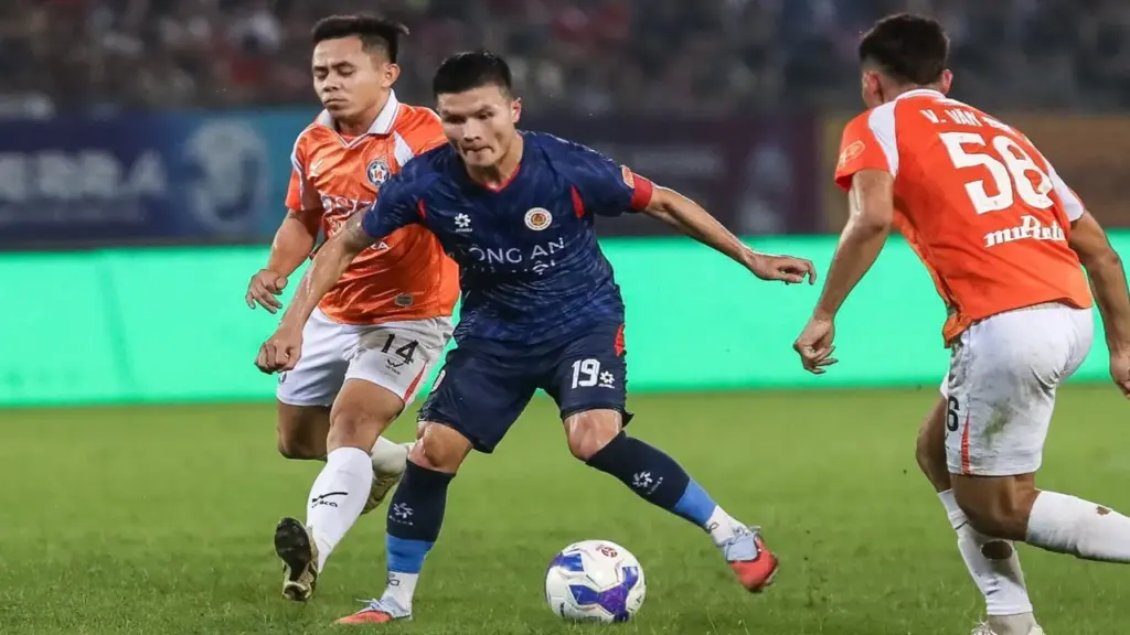 Quang Hải chỉ bị chấn thương nhẹ