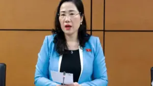 Quốc hội lo lắng thịt lợn bẩn, ốc bươu 'ngâm thủy tinh lỏng'