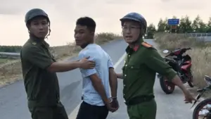Sát hại vợ rồi ôm con bỏ trốn