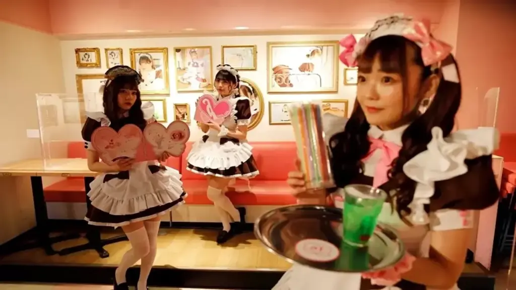 Sự thật mô hình cà phê hầu gái ở Nhật Bản