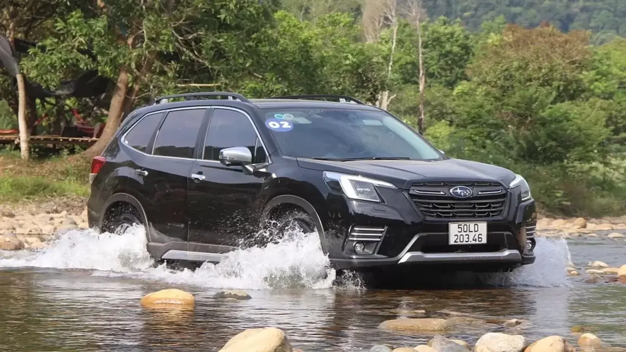 Subaru Forester giảm giá gần 300 triệu đồng xả kho