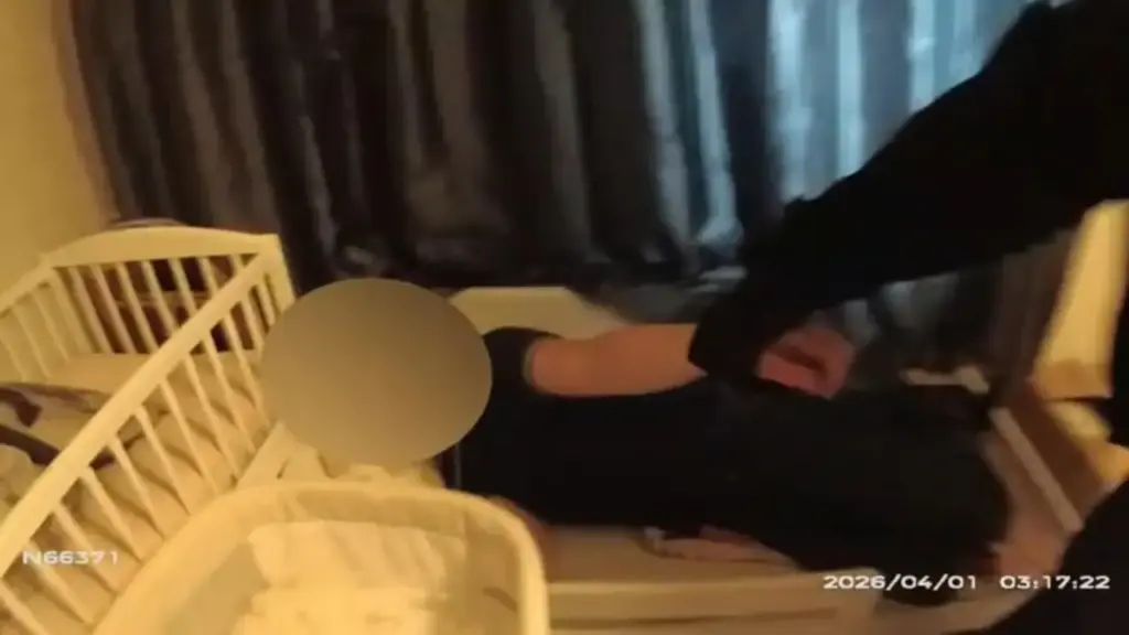 Tên trộm ngủ quên ở nhà gia chủ