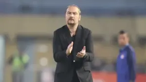 Thể Công Viettel hòa nghẹt thở SLNA trên sân Vinh, níu kéo cơ hội đua vô địch V-League