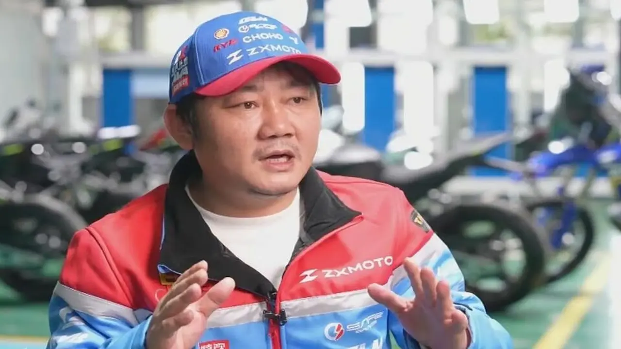 Thợ sửa xe quê thành ông chủ hãng môtô vô địch thế giới