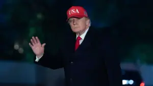Thông điệp của ông Trump khi ra lệnh phong tỏa Hormuz