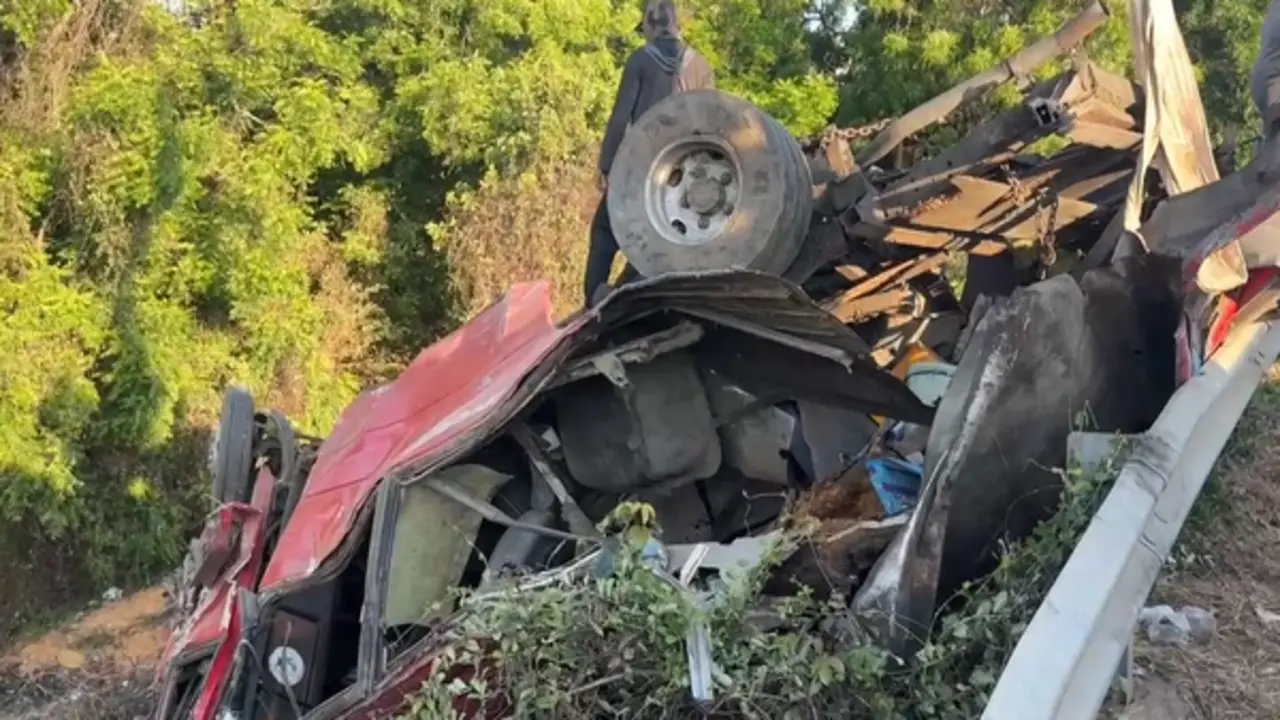 Thông tin mới nhất vụ xe khách lao xuống vực làm 4 người tử vong