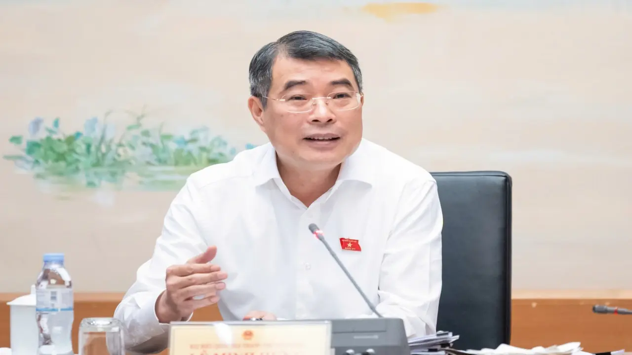 Thủ tướng: Nâng ngưỡng chịu thuế với hộ kinh doanh lên 1 tỉ đồng để tháo gỡ khó khăn